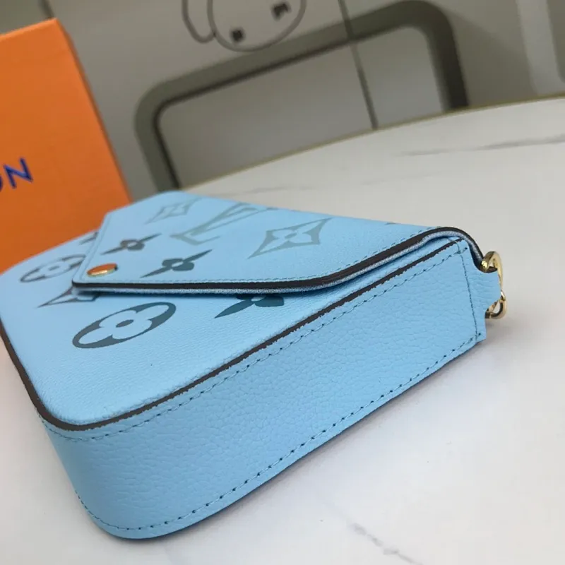 All categories Official website "Brand Women's Bags" Women's Bags 💙 LV 2022 official new LV crossbody bag wholesale 58001000 High quality Size: 21-12-3CM