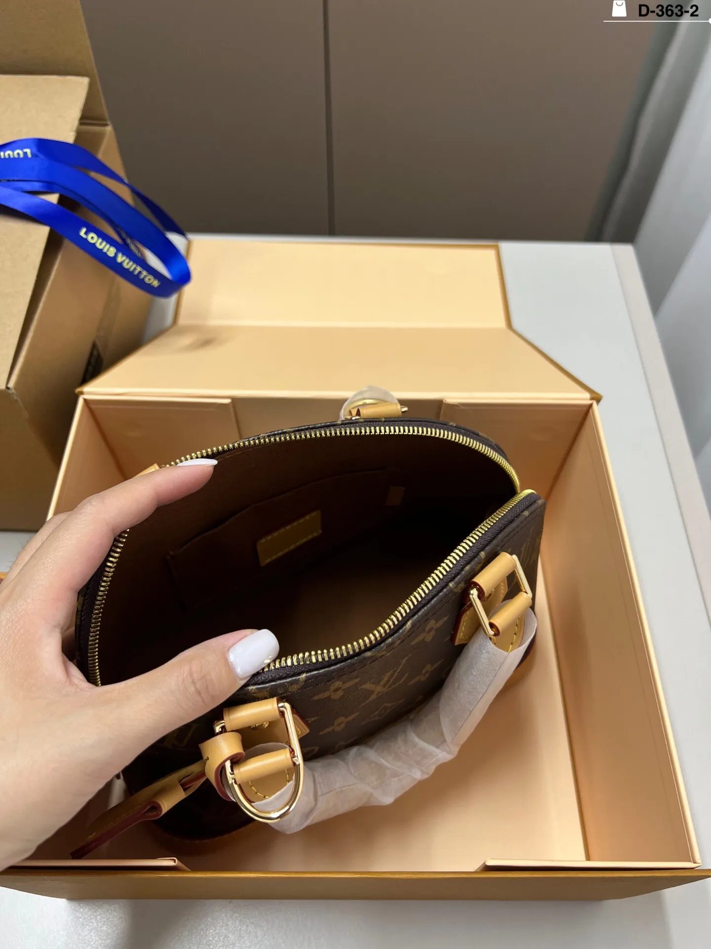 All Categories Official Website "Brand Women's Bags" Women's Bags 💙 LV 2025 New LV Crossbody Bag