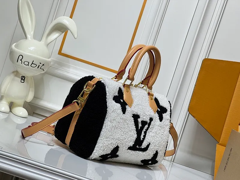 All Categories Official Website "Brand Women's Bags" Women's Bags 💙 LV 2026 New LV Crossbody Bag