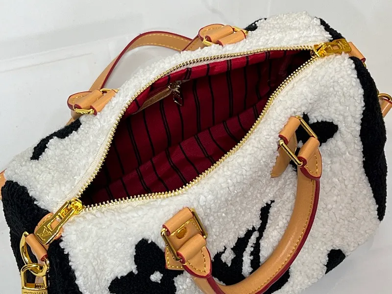 All Categories Official Website "Brand Women's Bags" Women's Bags 💙 LV 2026 New LV Crossbody Bag