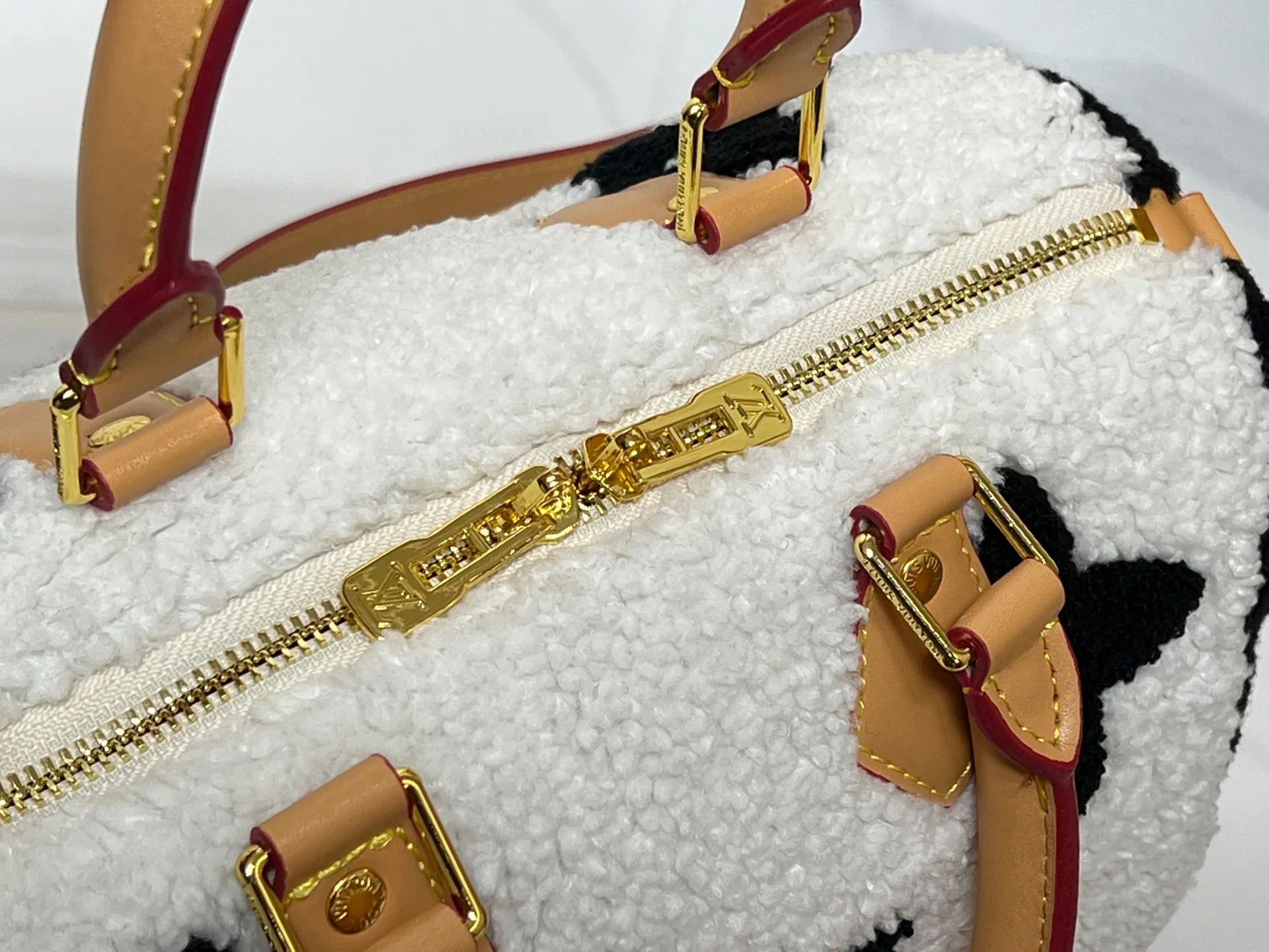All Categories Official Website "Brand Women's Bags" Women's Bags 💙 LV 2026 New LV Crossbody Bag