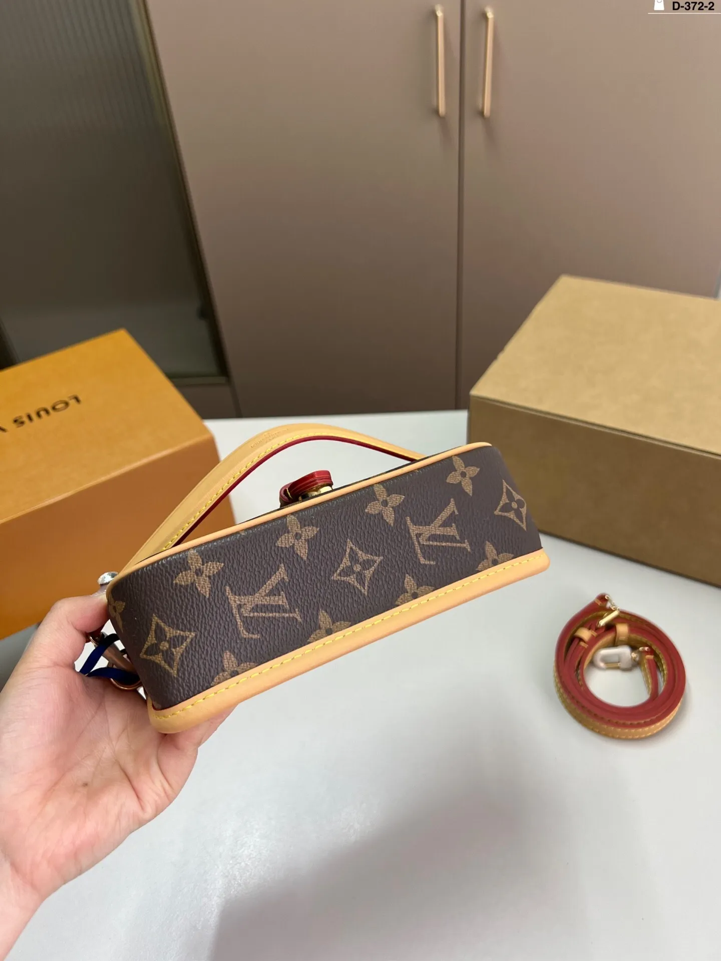 All Categories Official Website "Brand Women's Bags" Women's Bags 💙 LV 2025 New LV Crossbody Bag