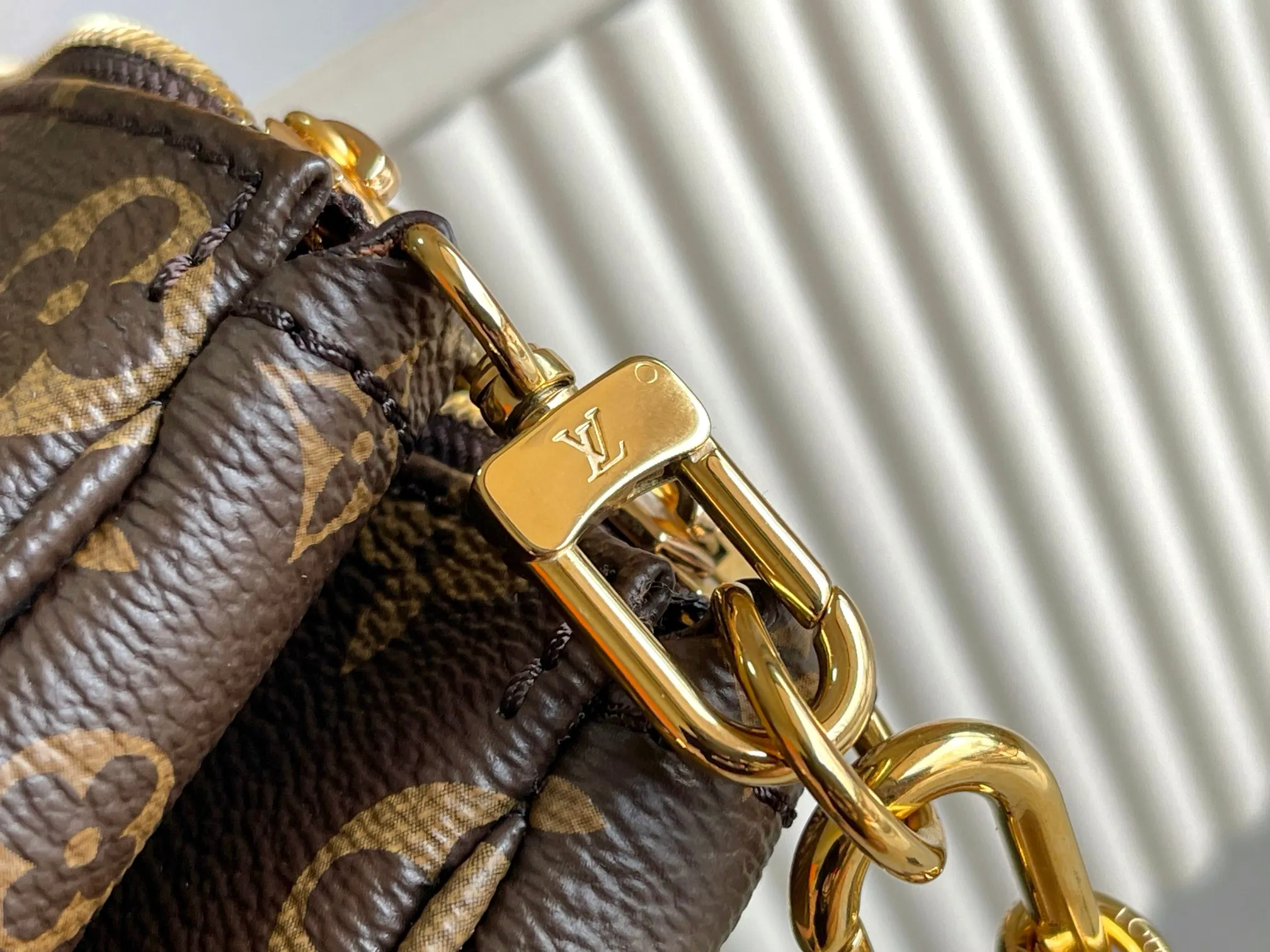 All Categories 💚 Authentic Grade Bags 💚 LV 2026 New LV Top Replica Crossbody Shoulder Bag
