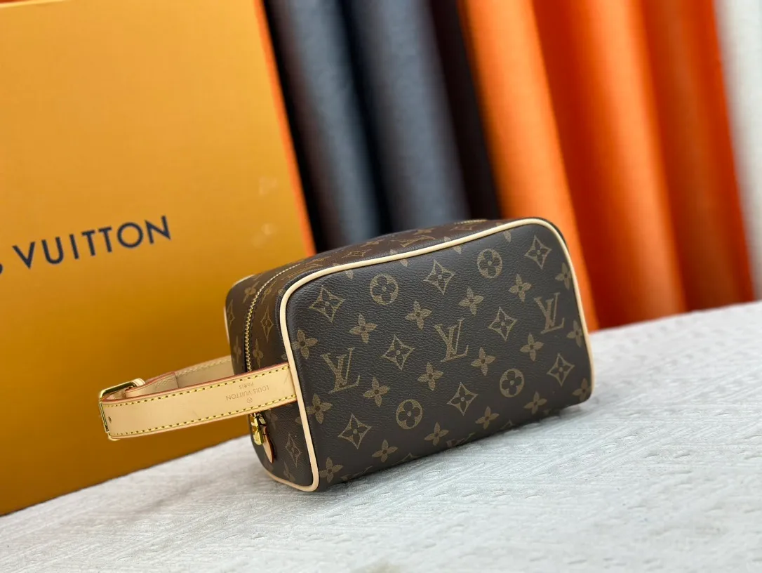 All Categories Official Website "Brand Women's Bags" Women's Bags 💙 LV 2024 New LV Cosmetic Bag