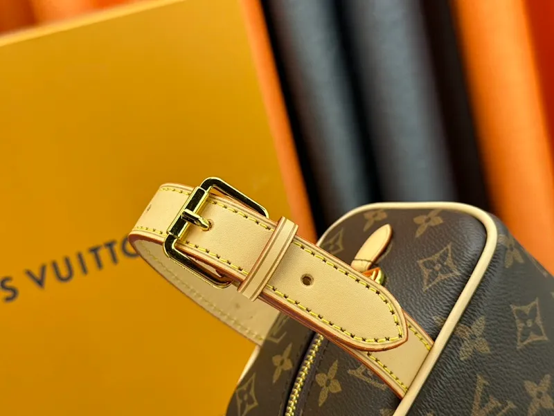All Categories Official Website "Brand Women's Bags" Women's Bags 💙 LV 2024 New LV Cosmetic Bag