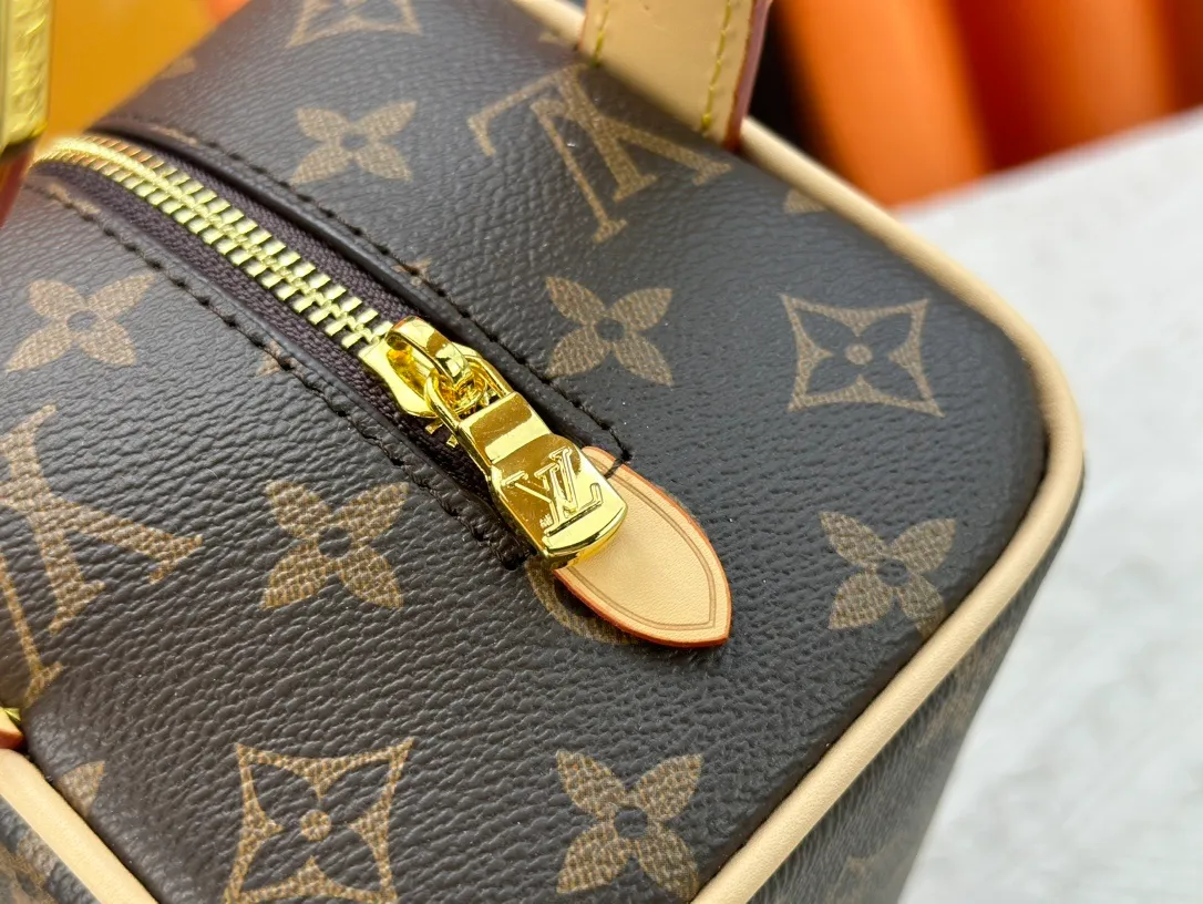 All Categories Official Website "Brand Women's Bags" Women's Bags 💙 LV 2024 New LV Cosmetic Bag