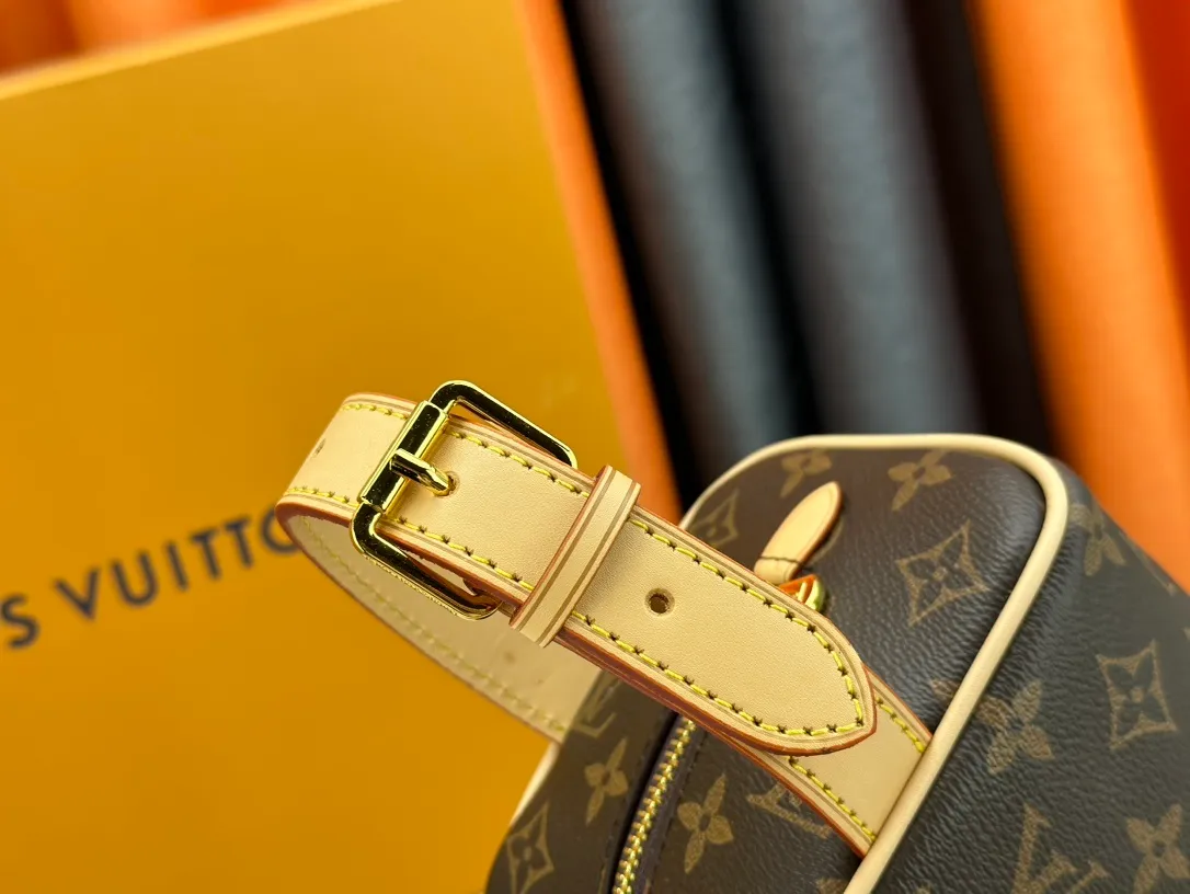 All Categories Official Website "Brand Women's Bags" Women's Bags 💙 LV 2024 New LV Cosmetic Bag