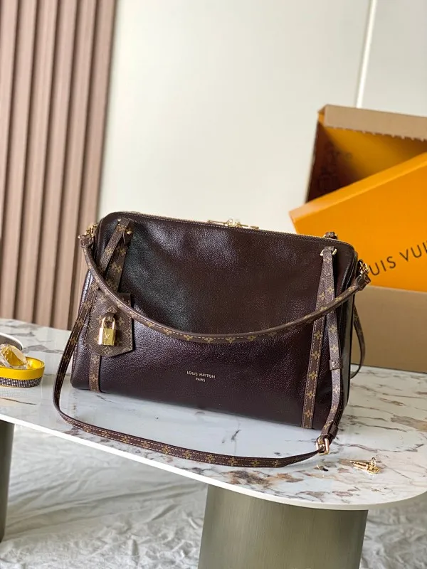 All Categories Official Website "Brand Women's Bags" Women's Bags 💙 LV 2026 New LV Crossbody Bag