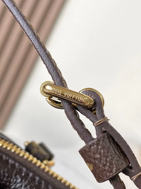 All Categories Official Website "Brand Women's Bags" Women's Bags 💙 LV 2026 New LV Crossbody Bag