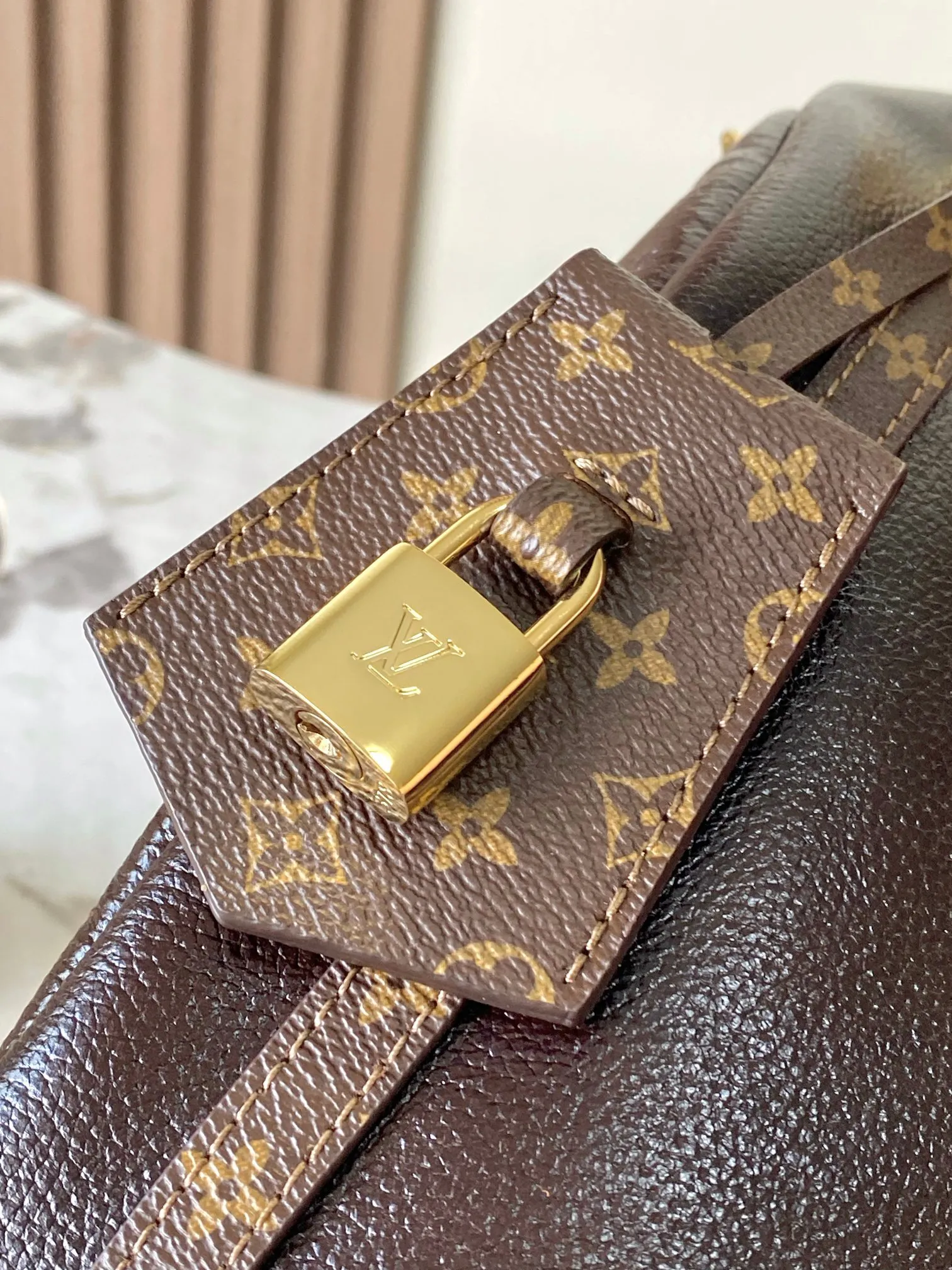 All Categories Official Website "Brand Women's Bags" Women's Bags 💙 LV 2026 New LV Crossbody Bag