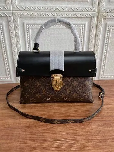 All categories Official website "Brand Women's Bags" Women's Bags 💙 LV fine imitation LV, high imitation LV bags, LV crossbody bags, 2023 official latest version LV handbags, LV bag factory, recommended bags, size: 25-19-10CM