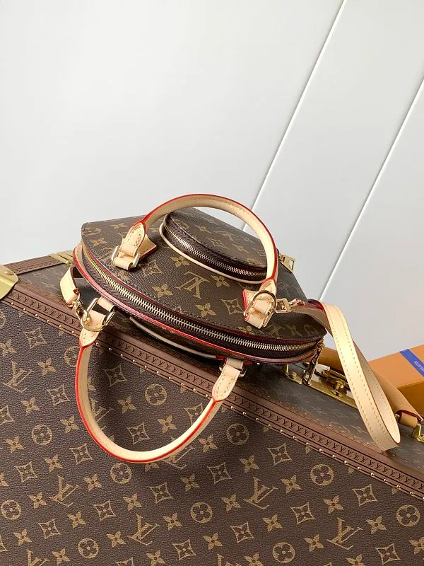 All Categories Official Website "Brand Women's Bags" Women's Bags 💙 LV 2026 New LV Crossbody Bag