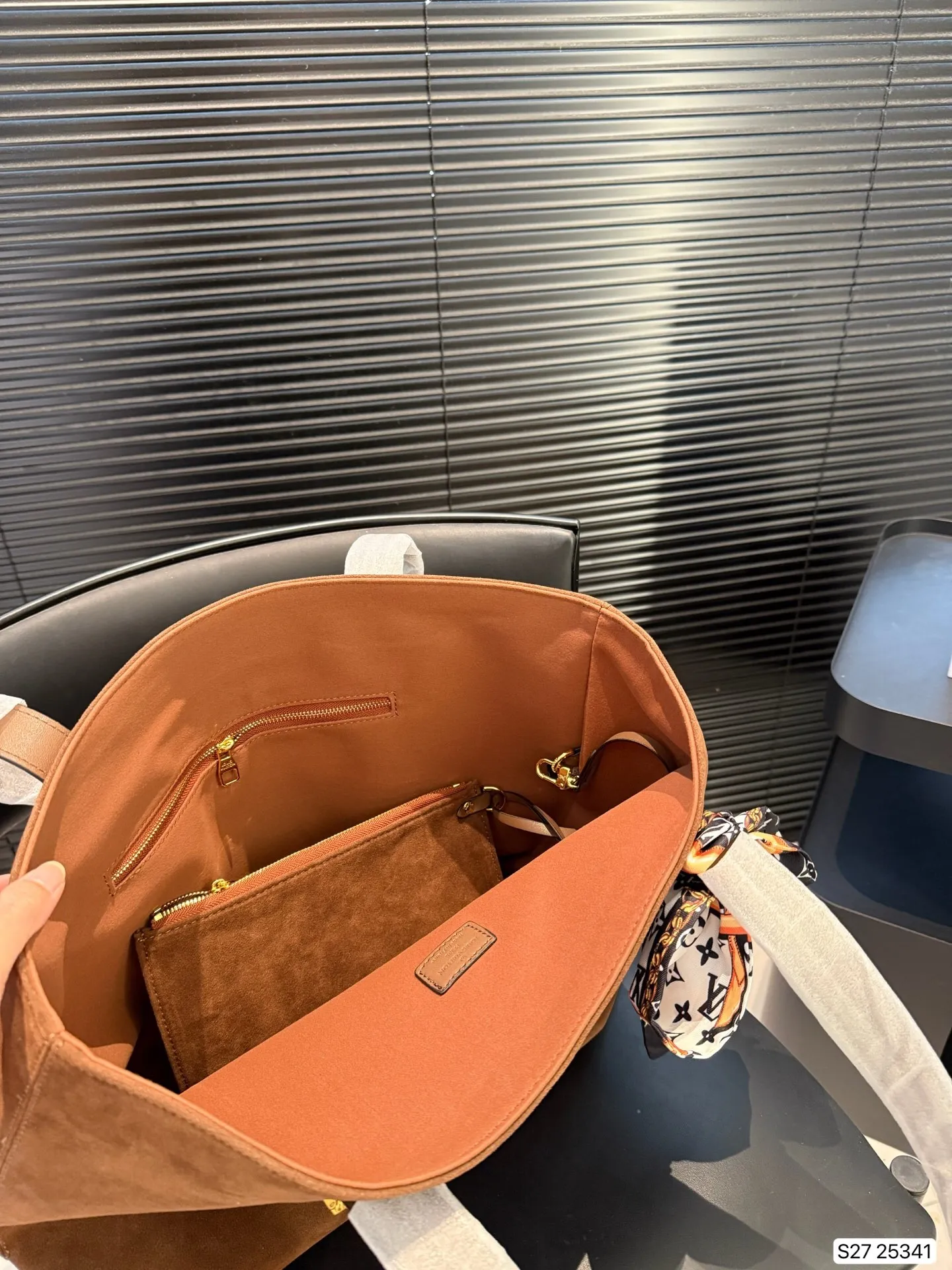 All Categories Official Website "Brand Women's Bags" Women's Bags 💙 LV 2025 New LV Suede Lock Armpit