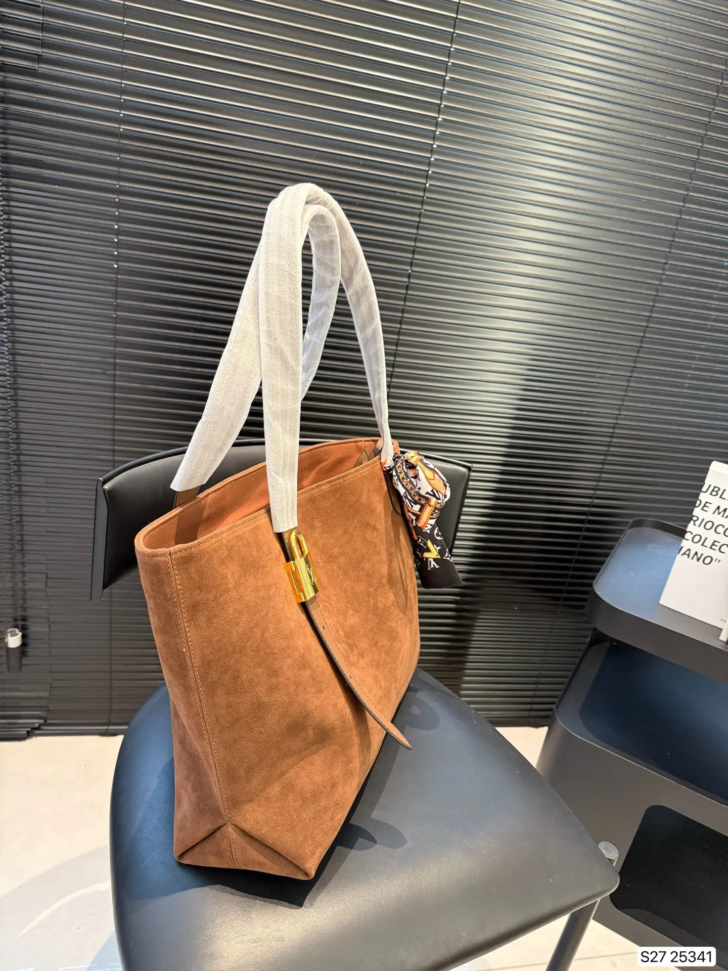 All Categories Official Website "Brand Women's Bags" Women's Bags 💙 LV 2025 New LV Suede Lock Armpit