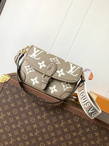 All Categories Official Website "Brand Women's Bags" Women's Bags 💙 LV 2026 New LV Crossbody Bag