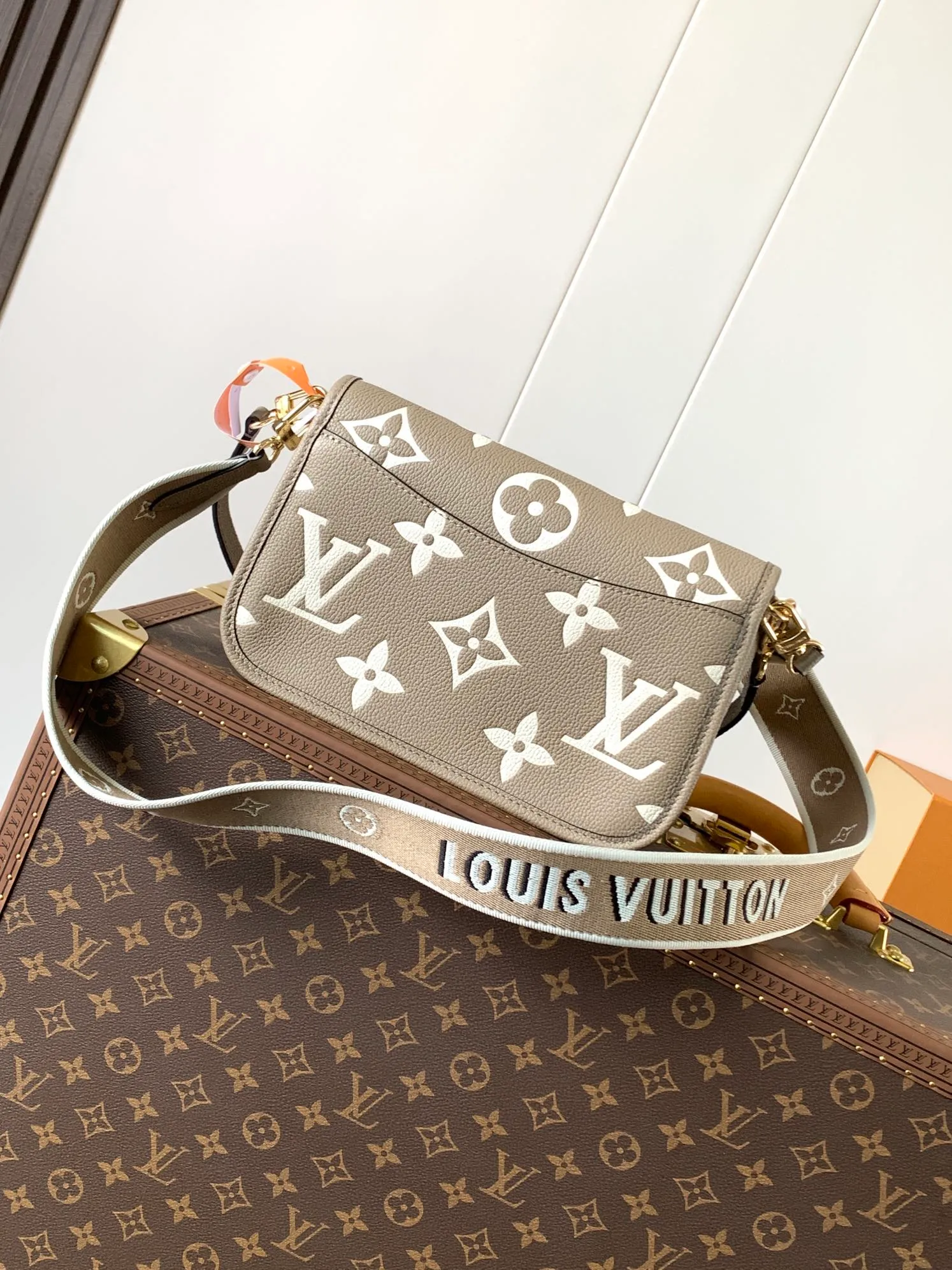 All Categories Official Website "Brand Women's Bags" Women's Bags 💙 LV 2026 New LV Crossbody Bag