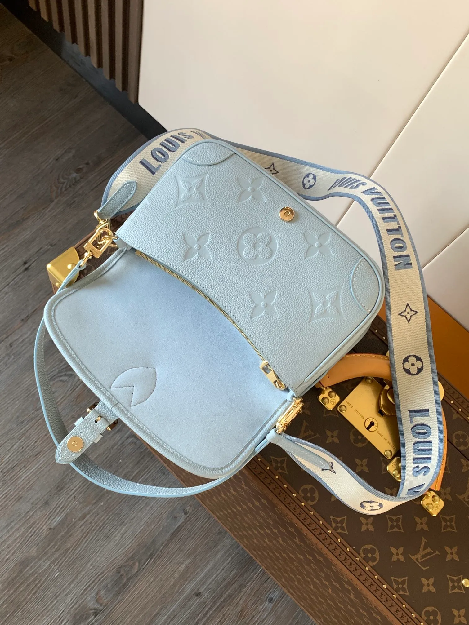 All Categories Official Website "Brand Women's Bags" Women's Bags 💙 LV 2026 New LV Crossbody Bag
