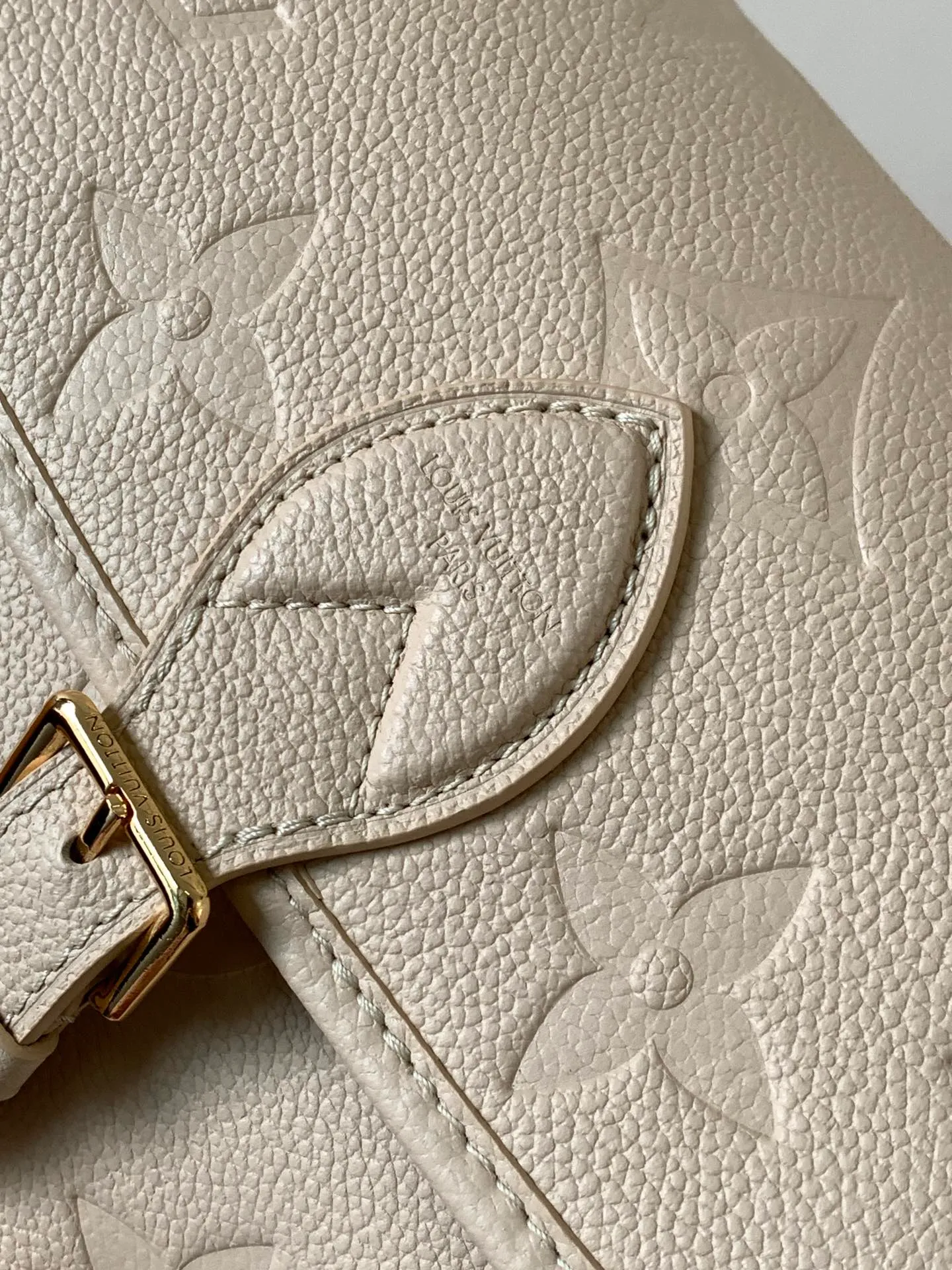 All Categories Official Website "Brand Women's Bags" Women's Bags 💙 LV 2026 New LV Crossbody Bag
