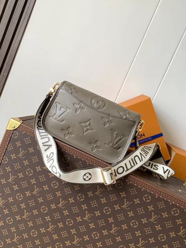 All Categories Official Website "Brand Women's Bags" Women's Bags 💙 LV 2026 New LV Crossbody Bag