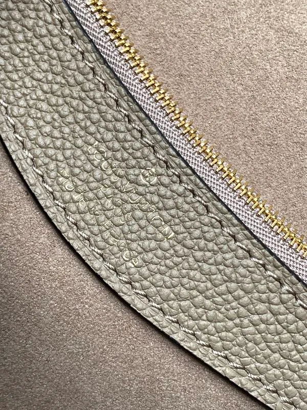 All Categories Official Website "Brand Women's Bags" Women's Bags 💙 LV 2026 New LV Crossbody Bag