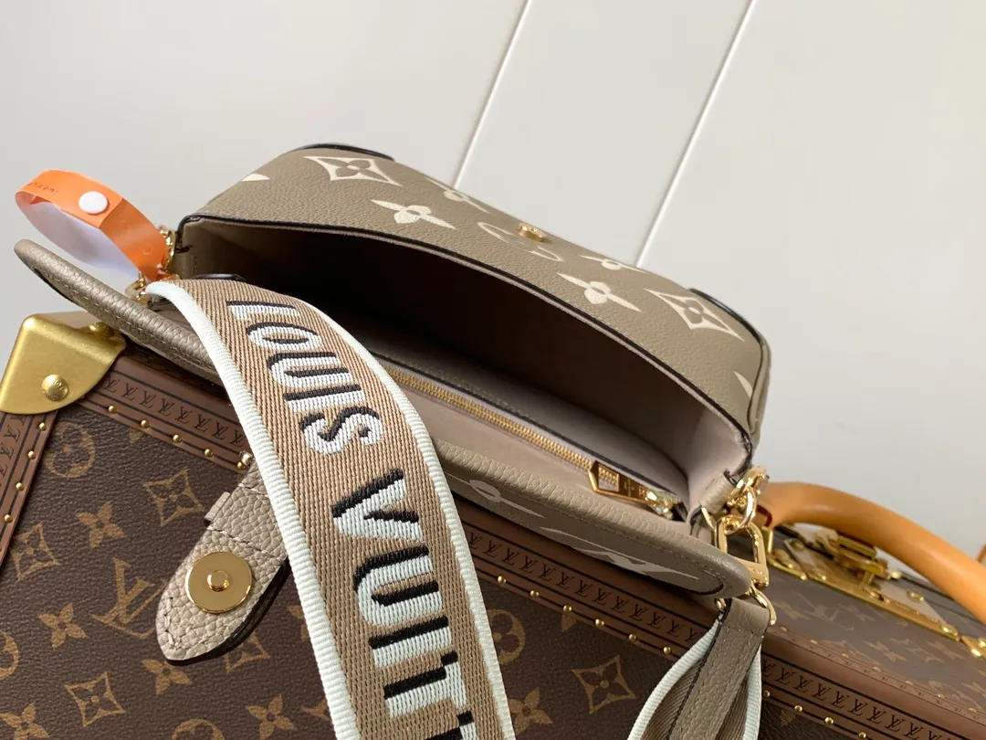 All Categories Official Website "Brand Women's Bags" Women's Bags 💙 LV 2026 New LV Crossbody Bag
