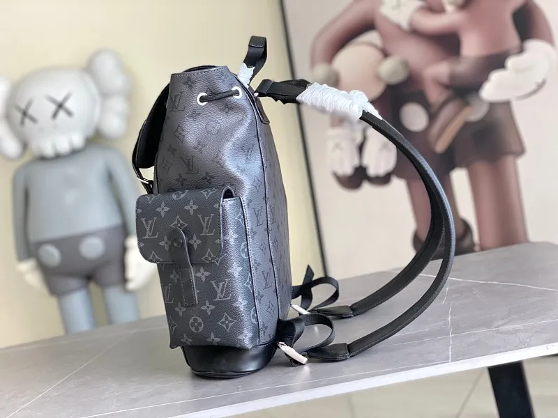 All categories 💚 Authentic bags 💚 LV LV classic backpack