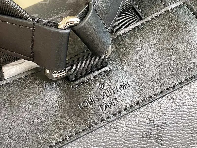 All categories 💚 Authentic bags 💚 LV LV classic backpack