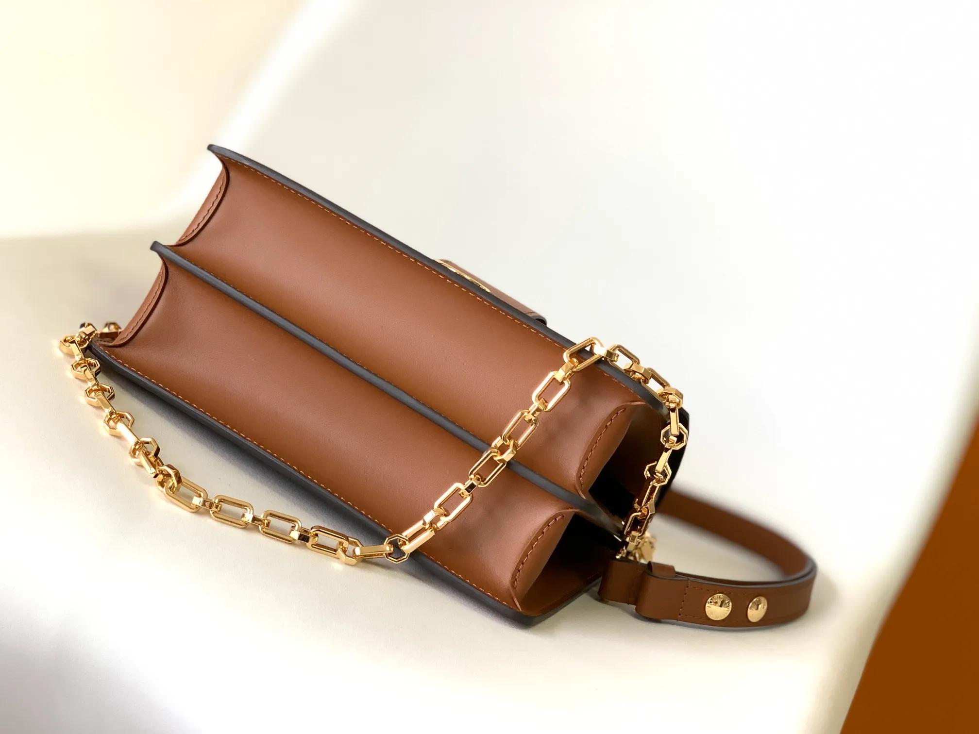 All categories Official website "Brand Women's Bags" Women's Bags 💙 LV replica LV, fine imitation LV bags, LV shoulder bags, 2023 official latest version LV crossbody bag, bag factory, original material, size: 24.5-19-6CM