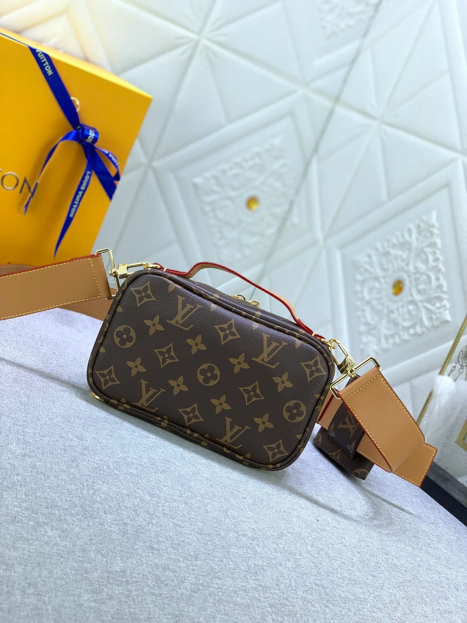 All categories Official website "Brand Women's Bags" Women's Bags 💙 LV replica LV, fine imitation LV bags, LV shoulder bags, 2023 official latest version LV crossbody bag, bag factory, original material, size: 18-11-10CM