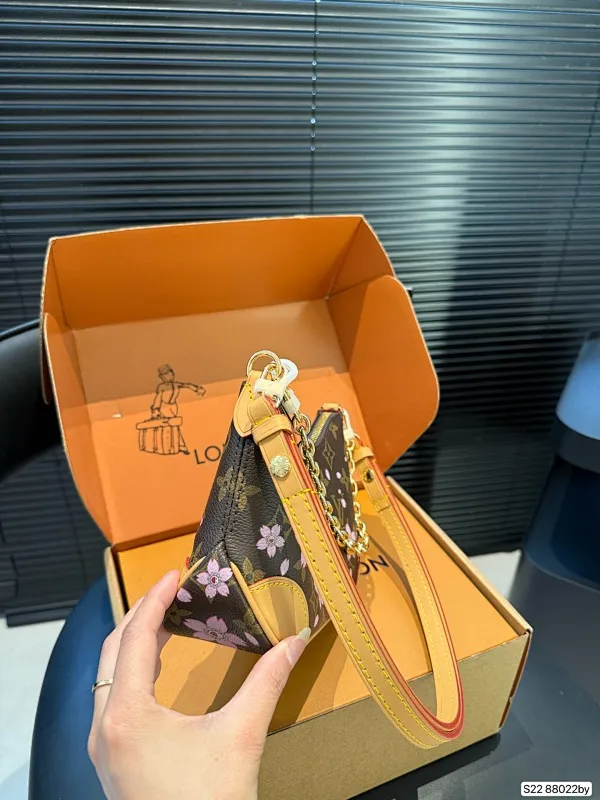 All Categories Official Website "Brand Women's Bags" Women's Bags 💙 LV 2025 New LV Crossbody Bag