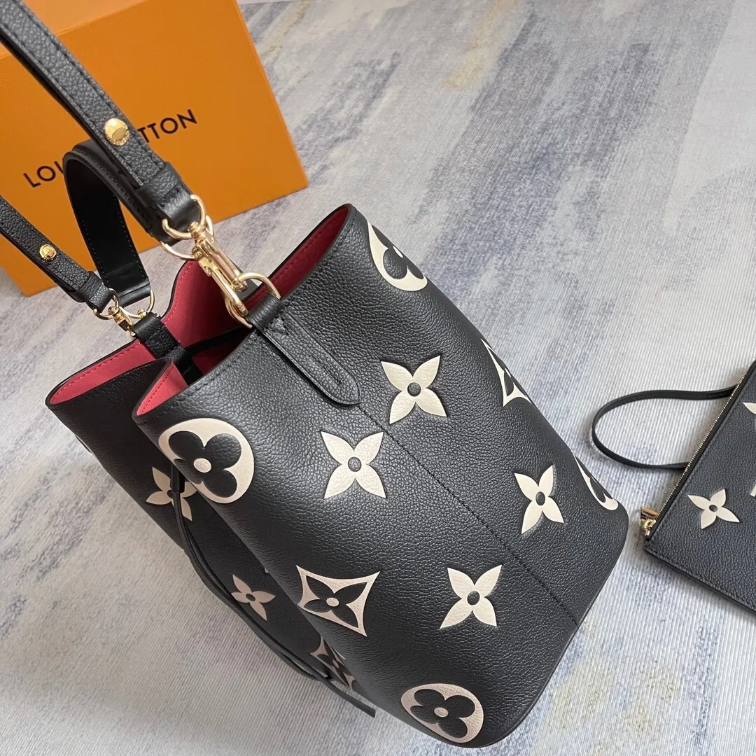 All Categories Official Website "Brand Women's Bags" Women's Bags 💙 LV 2025 New LV Crossbody Bag