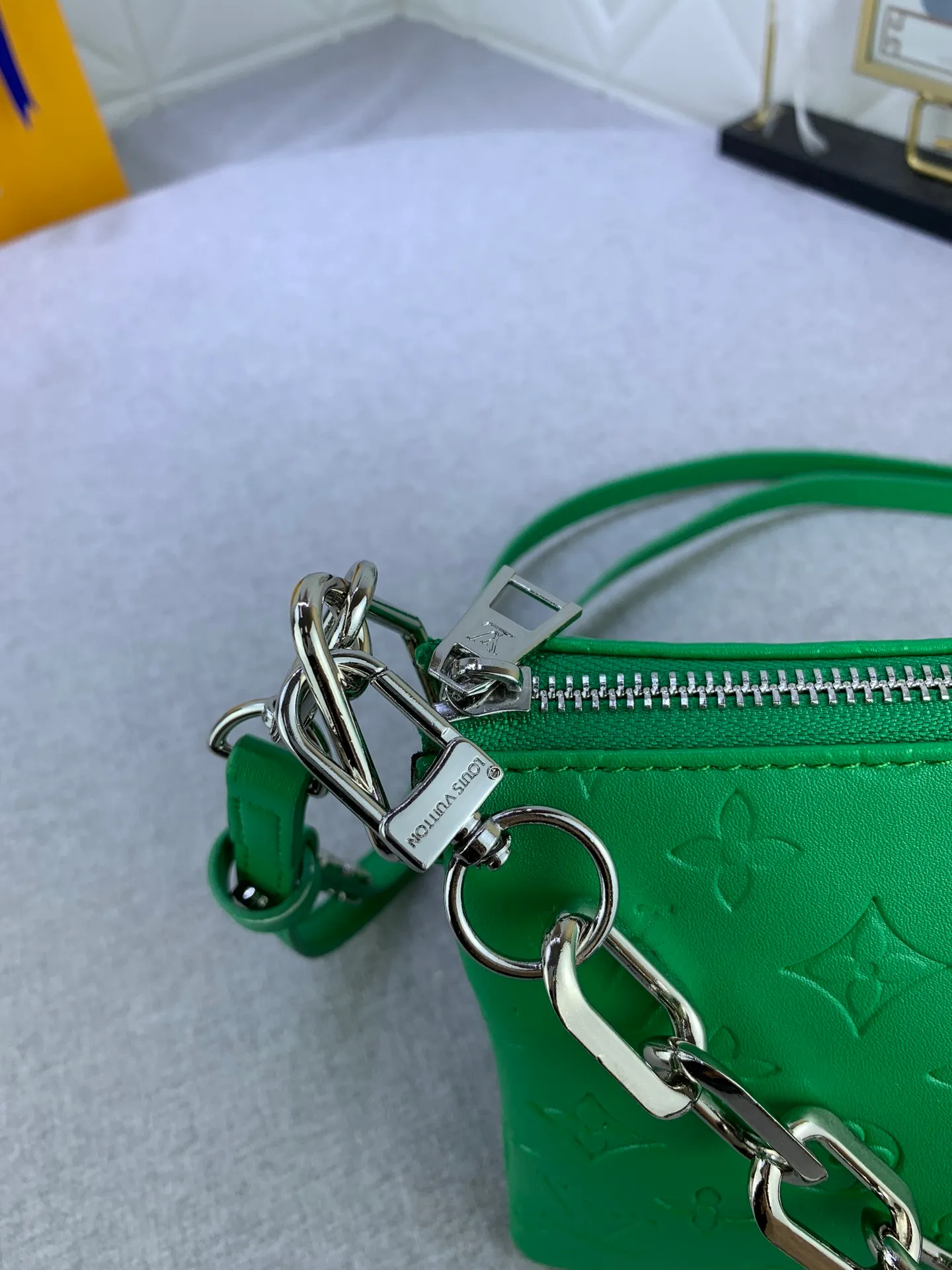All categories Official website "Brand Women's Bags" Women's Bags 💙 LV Coussin BB handbags made a splash at the 2021 spring and summer fashion show. Monogram embossed puffy sheepskin creates a pillow-shaped structure that brings an edgy edge to a simple design. It can be worn cross-body using the shoulder strap or transformed into a chain baguette bag, or can be carried under the arm. Detailed features 20 x 16