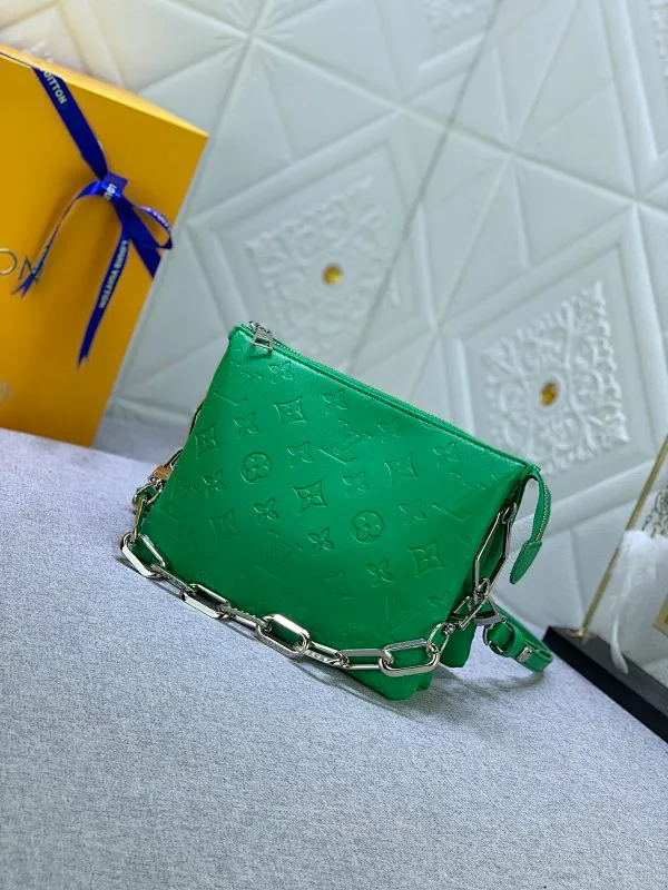 All categories Official website "Brand Women's Bags" Women's Bags 💙 LV Coussin BB handbags made a splash at the 2021 spring and summer fashion show. Monogram embossed puffy sheepskin creates a pillow-shaped structure that brings an edgy edge to a simple design. It can be worn cross-body using the shoulder strap or transformed into a chain baguette bag, or can be carried under the arm. Detailed features 20 x 16