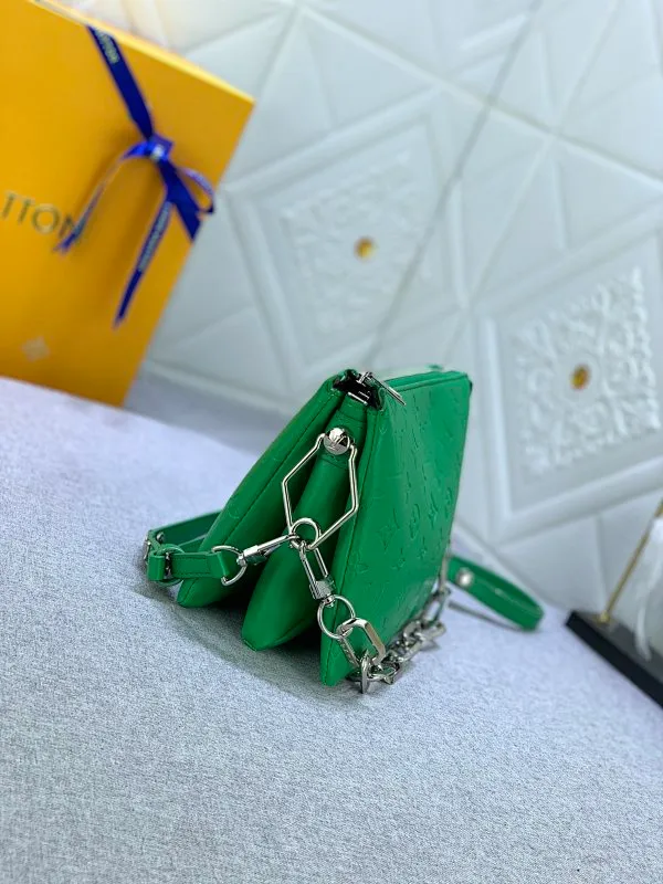 All categories Official website "Brand Women's Bags" Women's Bags 💙 LV Coussin BB handbags made a splash at the 2021 spring and summer fashion show. Monogram embossed puffy sheepskin creates a pillow-shaped structure that brings an edgy edge to a simple design. It can be worn cross-body using the shoulder strap or transformed into a chain baguette bag, or can be carried under the arm. Detailed features 20 x 16