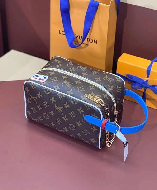All categories Official website "Brand Women's Bags" Women's Bags 💙 LV 2025 new LV toiletry bag