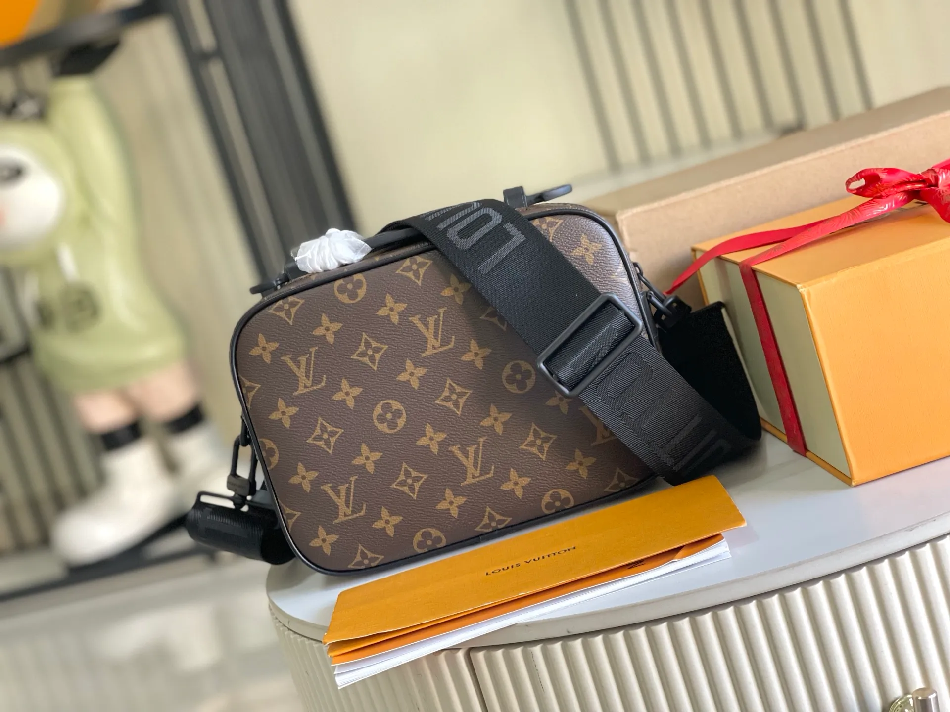 All Categories 💚 Authentic Grade Bags 💚 LV 2026 New LV Top Replica Crossbody Shoulder Bag