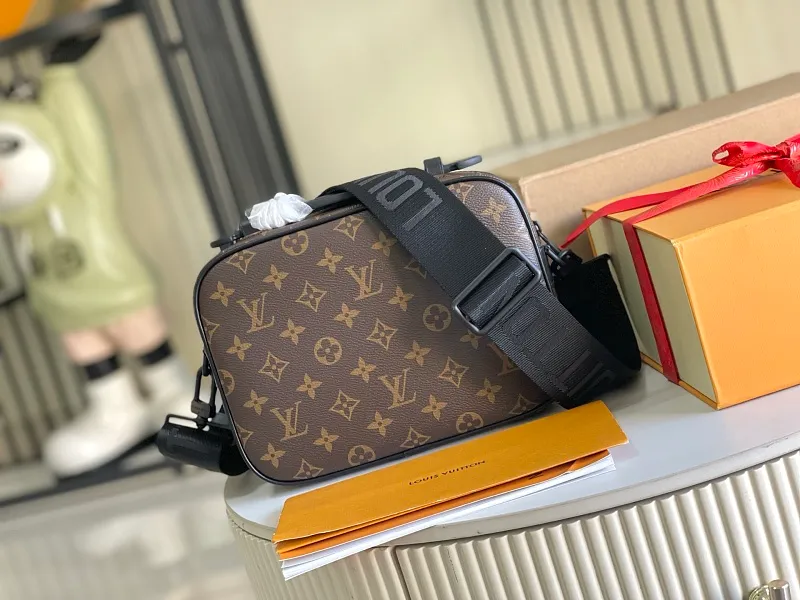All Categories 💚 Authentic Grade Bags 💚 LV 2026 New LV Top Replica Crossbody Shoulder Bag