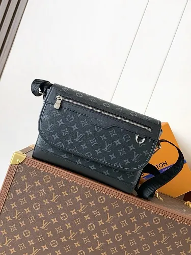 All Categories Official Website "Brand Women's Bags" Women's Bags 💙 LV 2026 New LV Crossbody Bag