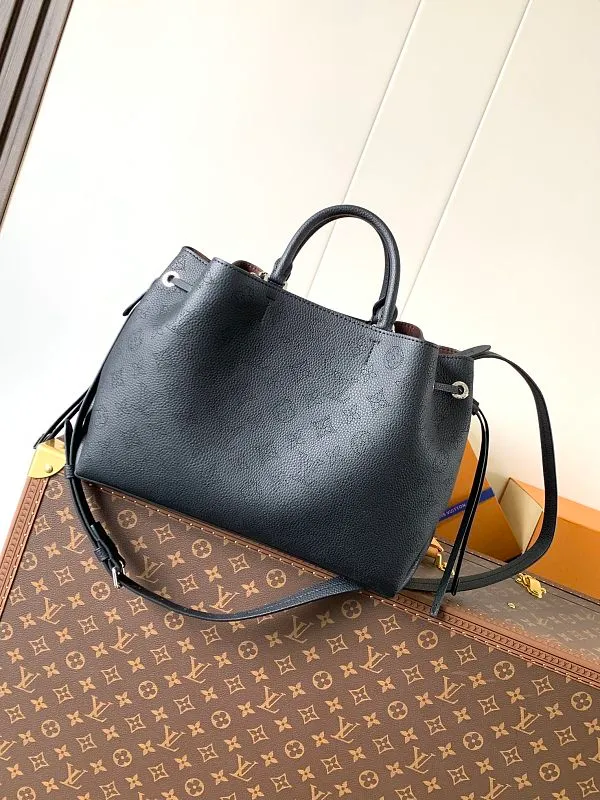 All categories Official website "Brand Women's Bags" Women's Bags 💙 LV 2026 new LV hand-held crossbody bag