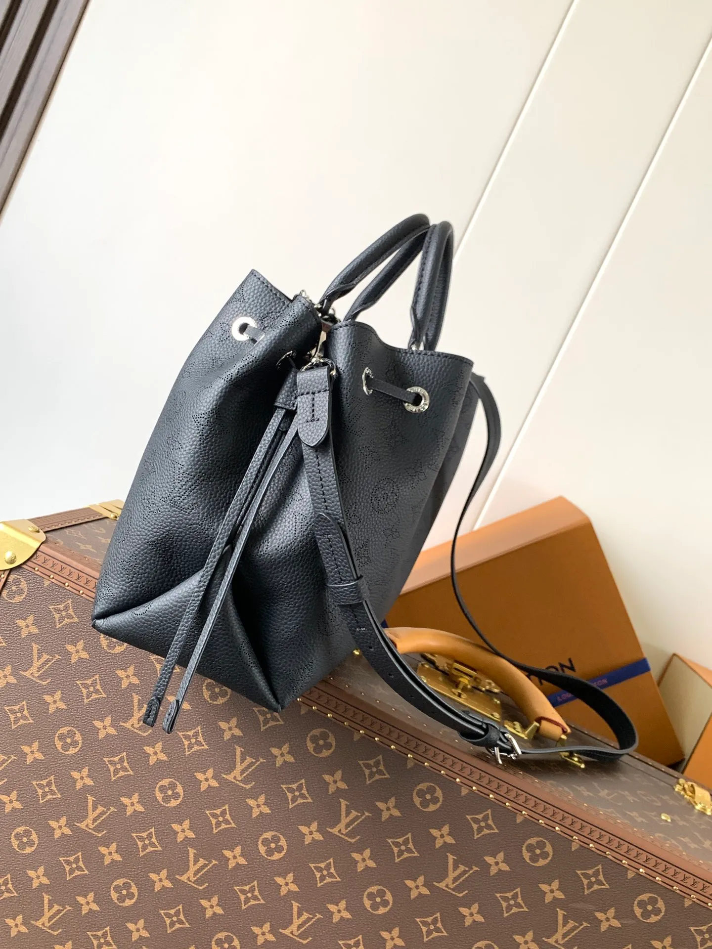 All categories Official website "Brand Women's Bags" Women's Bags 💙 LV 2026 new LV hand-held crossbody bag