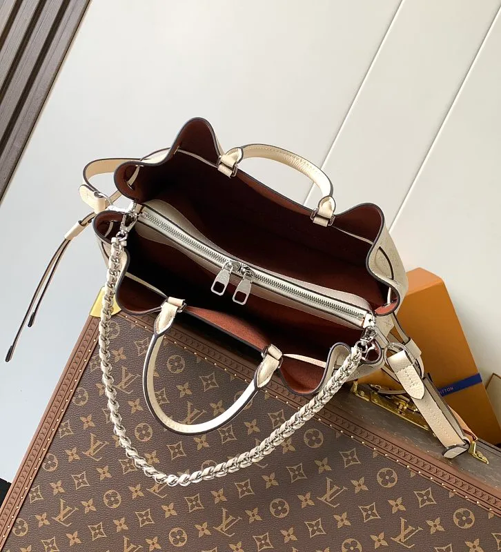 All categories Official website "Brand Women's Bags" Women's Bags 💙 LV 2026 new LV hand-held crossbody bag
