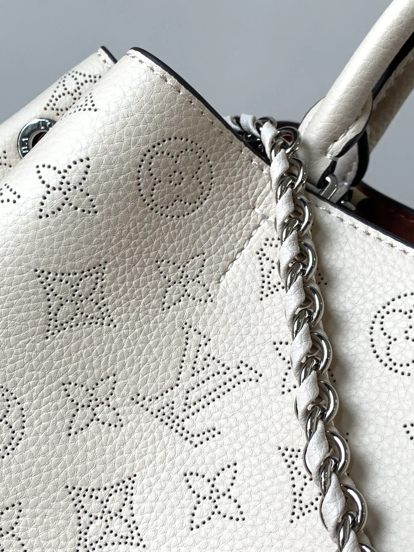 All categories Official website "Brand Women's Bags" Women's Bags 💙 LV 2026 new LV hand-held crossbody bag