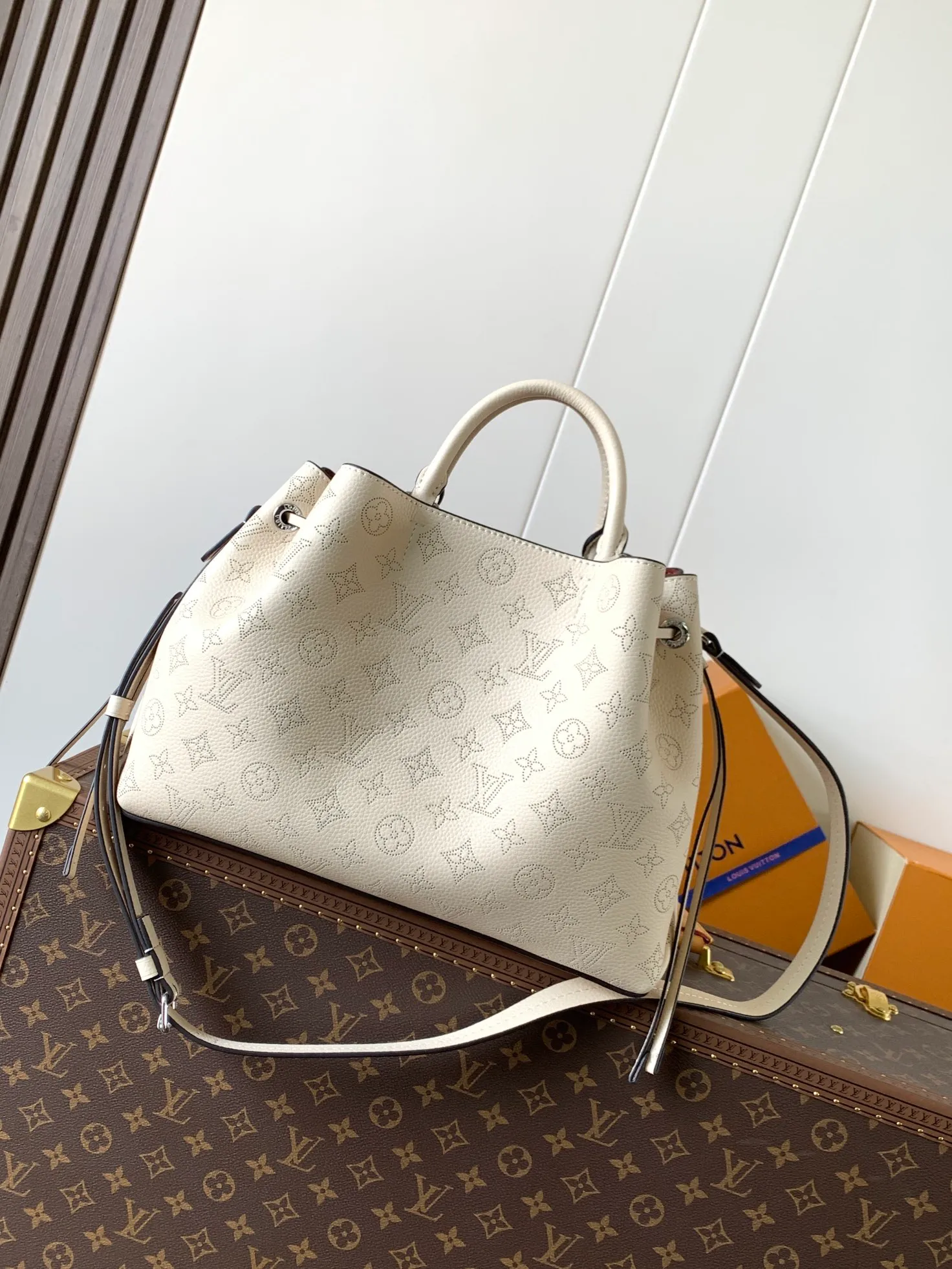 All categories Official website "Brand Women's Bags" Women's Bags 💙 LV 2026 new LV hand-held crossbody bag