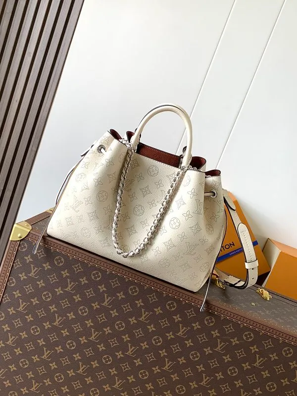 All categories Official website "Brand Women's Bags" Women's Bags 💙 LV 2026 new LV hand-held crossbody bag