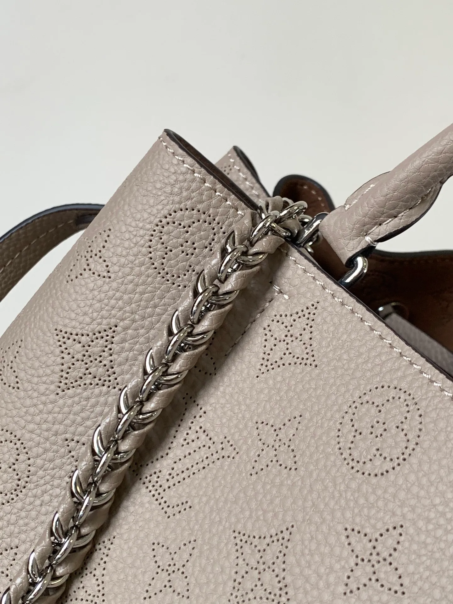 All categories Official website "Brand Women's Bags" Women's Bags 💙 LV 2026 new LV hand-held crossbody bag