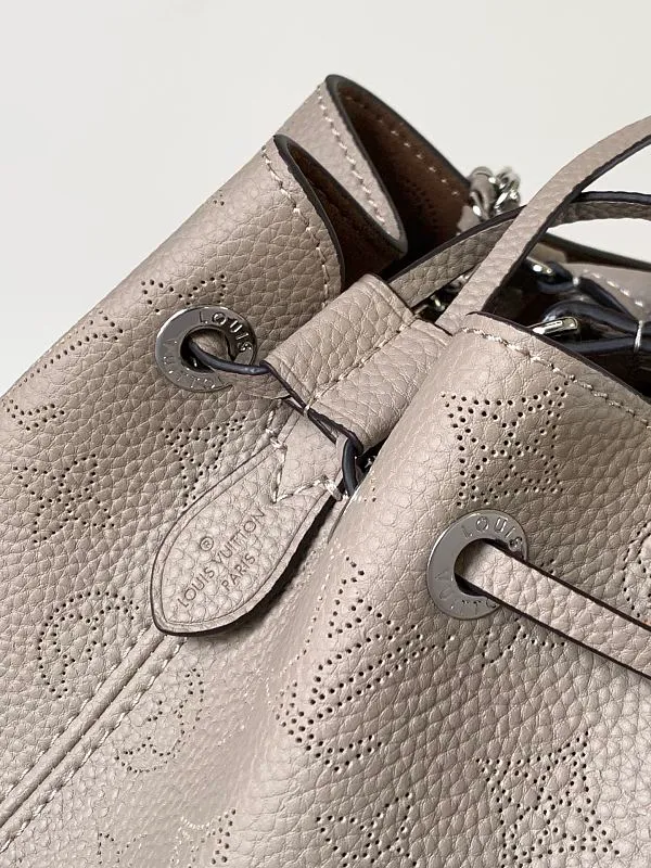 All categories Official website "Brand Women's Bags" Women's Bags 💙 LV 2026 new LV hand-held crossbody bag