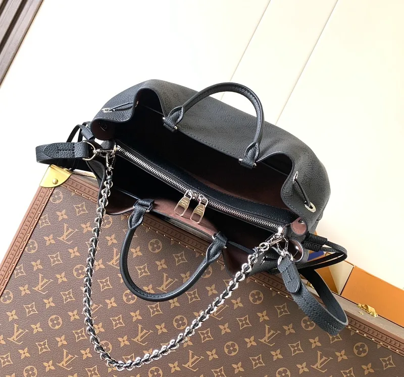 All categories Official website "Brand Women's Bags" Women's Bags 💙 LV 2026 new LV hand-held crossbody bag