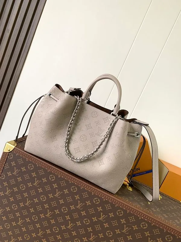 All categories Official website "Brand Women's Bags" Women's Bags 💙 LV 2026 new LV hand-held crossbody bag