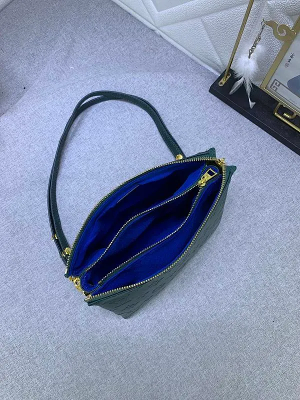 All categories Official website "Brand Women's Bags" Women's Bags 💙 LV Coussin BB handbags made a splash at the 2021 spring and summer fashion show. Monogram embossed puffy sheepskin creates a pillow-shaped structure that brings an edgy edge to a simple design. It can be worn cross-body using the shoulder strap or transformed into a chain baguette bag, or can be carried under the arm. Detailed features 20 x 16