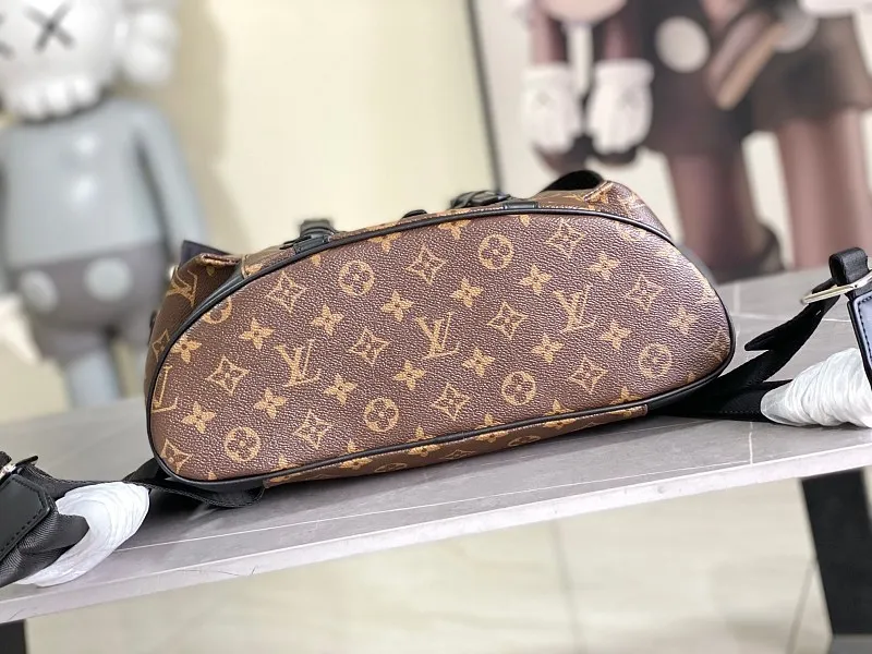 All Categories 💚 Authentic Grade Bags 💚 LV 2026 New LV Backpack Luxury Replica Large Capacity
